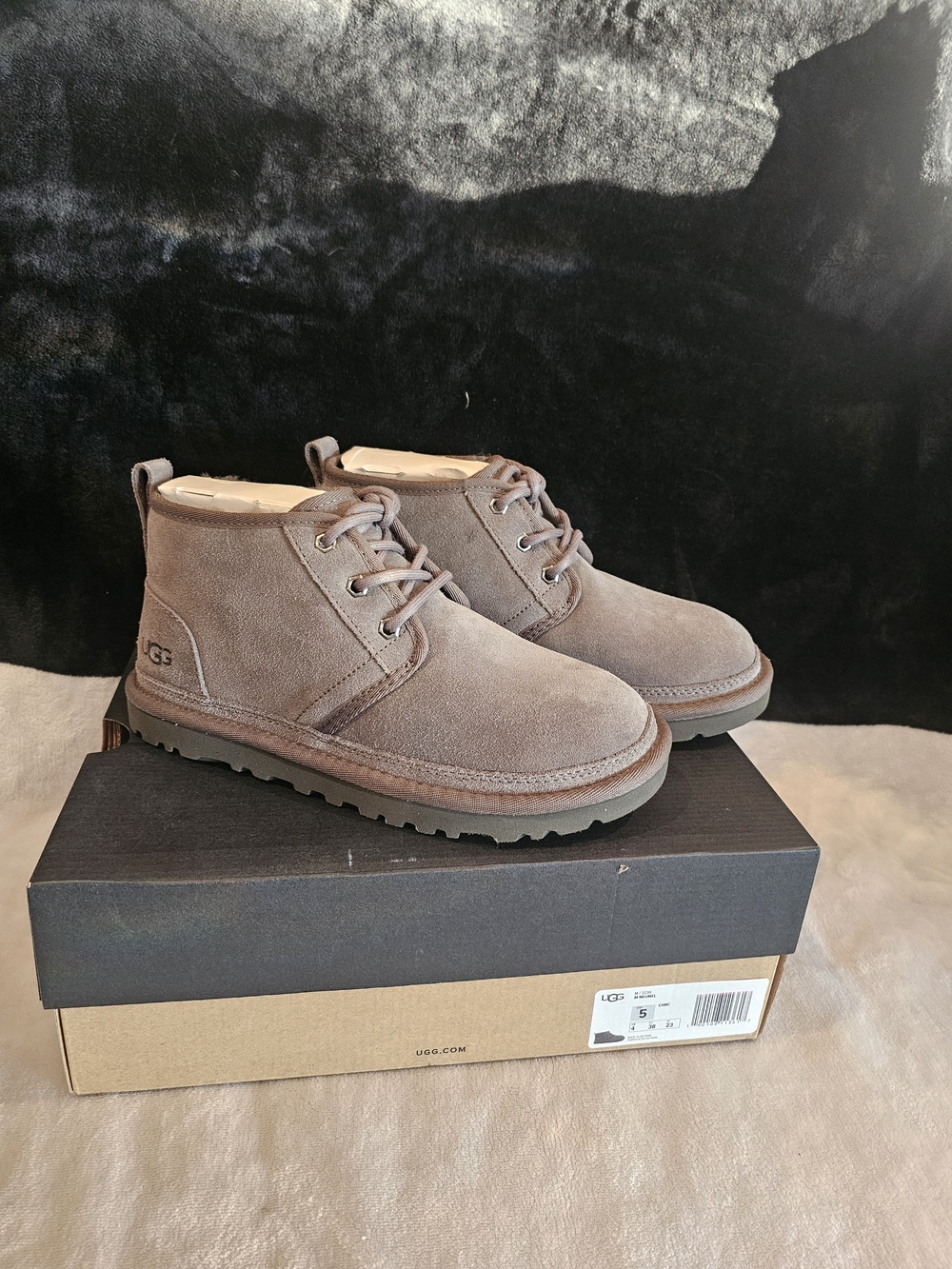 UGG Big Kids Suede Chukka Boots in Charcoal